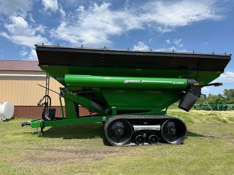 2021 Brent V1300 Grain Cart, 20” Corner Auger, 42” x 131” Equalizer Tracks with Track Tension Hose, 