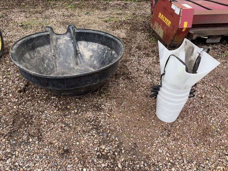 Poly Auger Hopper, 10” Auger Chute