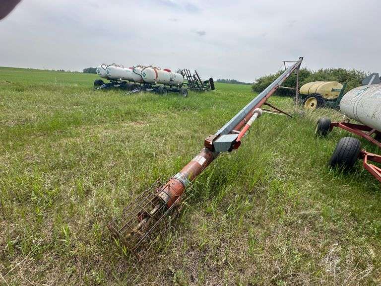 Hutchinson 8” x 53’ Auger, 540 PTO, Needs 1 Bearing Replaced on Drive Line, SN: 177092