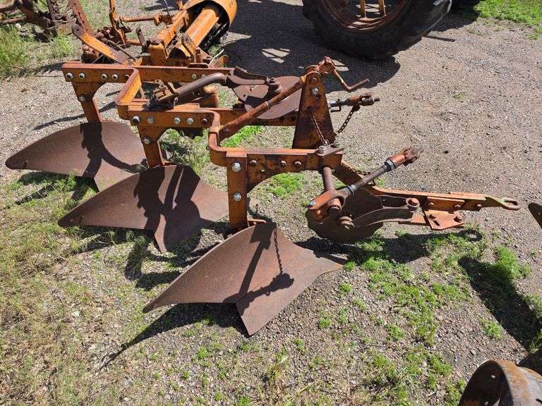 Allis Chalmers 3/16 Plow