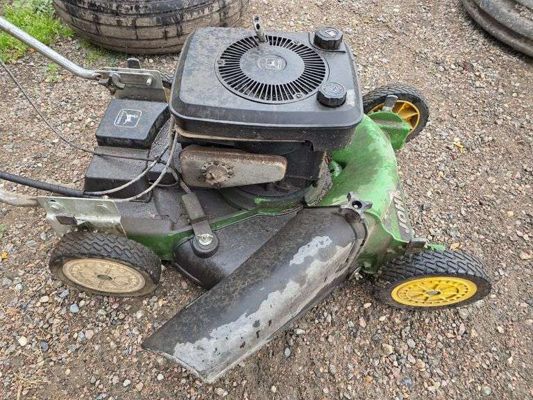 John Deere Push Lawn Mower, Untested, Has Not Ran in Long Time