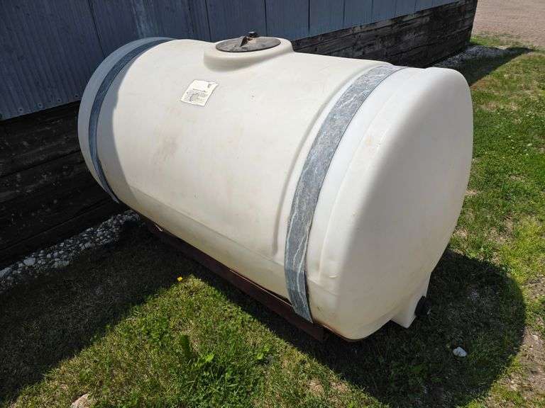 300 Gallon Poly Sprayer Tank with Saddle