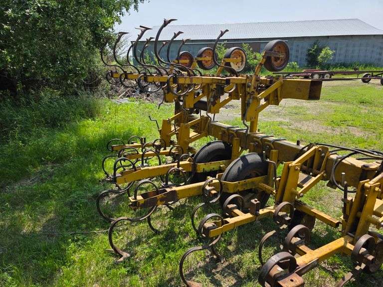 Alloway RAU 2030 Cultivator, 18 Row 22”, Fold Up Wings