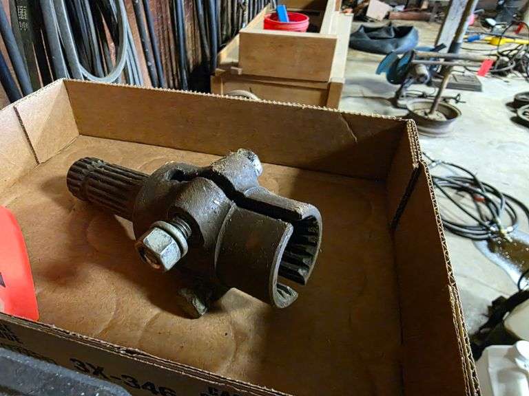 Large 1000 PTO to Small 1000 PTO Adapter