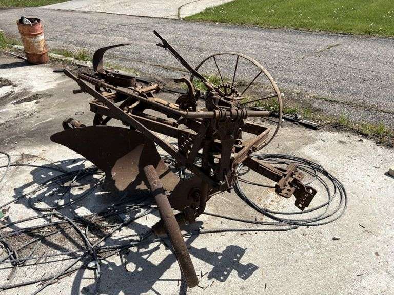 John Deere 1 Bottom Sulky Plow, with Coulter
