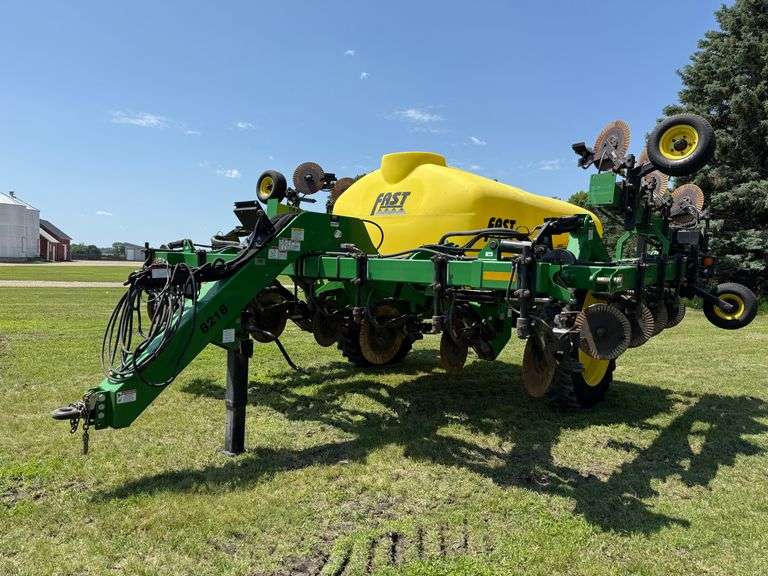 2012 Fast 8218 Fertilizer Bar, 24 Row 30”, 1,800 Gallon Poly Tank with Bottom Fill, Rear Lights, Non