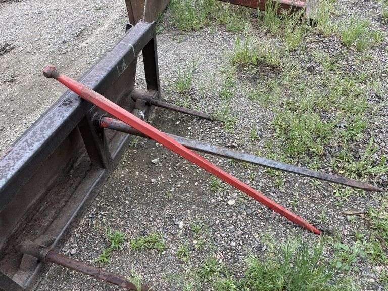 Bale Spear, Skidloader QT, with new spare spear