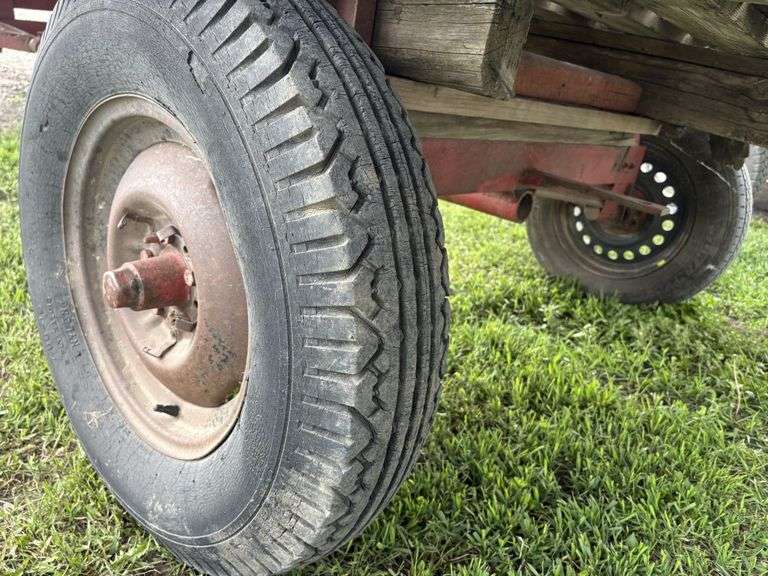 Flat Rack on 4 Wheel Gear, Wood Deck, 7’x17.5’ - Fragodt Auction and ...