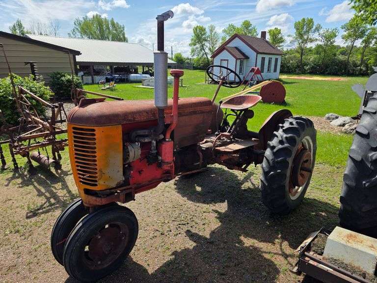 Case VAC Tractor, SN: VAC5260453, Should Run Per Seller
