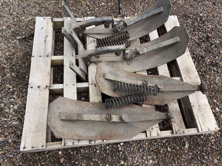 (4) Shoup Stalk Stompers, used on IH 1063 Cornhead , Buying All for One Money