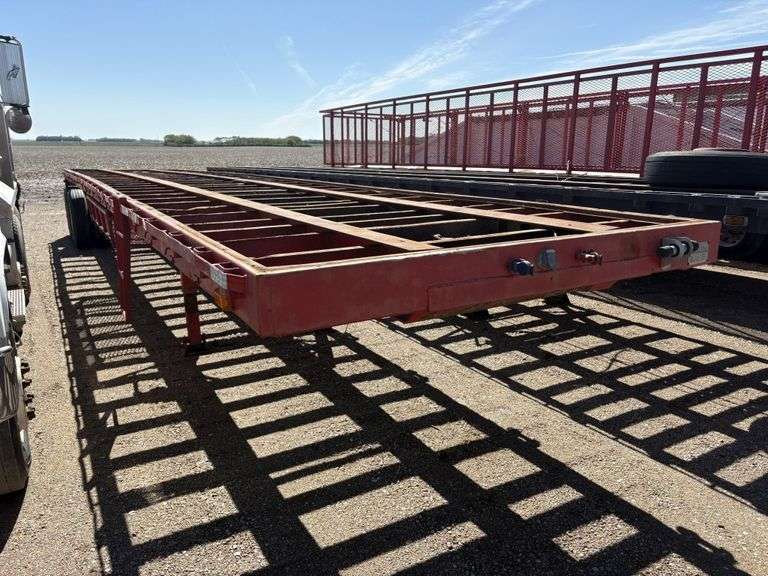 1981 Hobbs 96”x42’ Flatbed Semi Trailer, Tandem Axle, Spring Ride, 11R24.5 on Steel Budd, Side Box, 