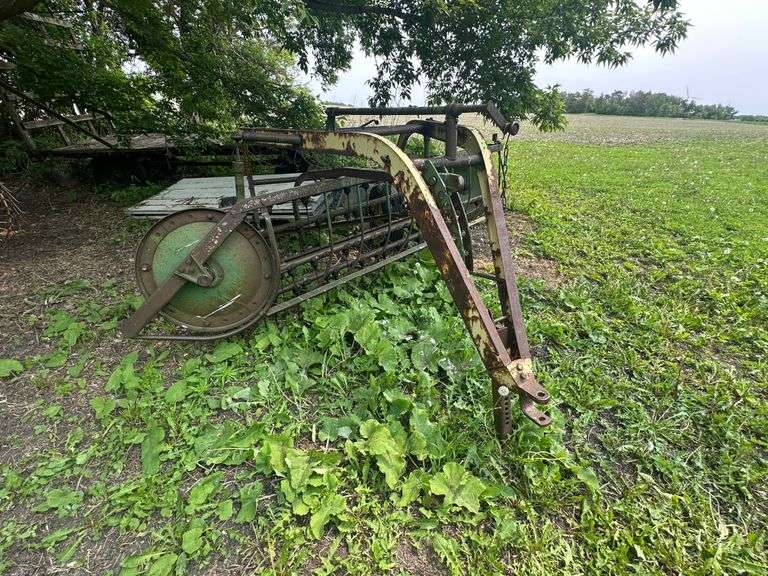 John Deere 894 - 4 Bar Side Delivery Rake, SN: 40057