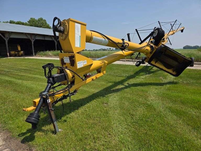 Sheyenne Westgo 10" x Approx 66' Auger, Hydraulic Lift, Single Auger Swing Hopper, Hydraulic Auger J