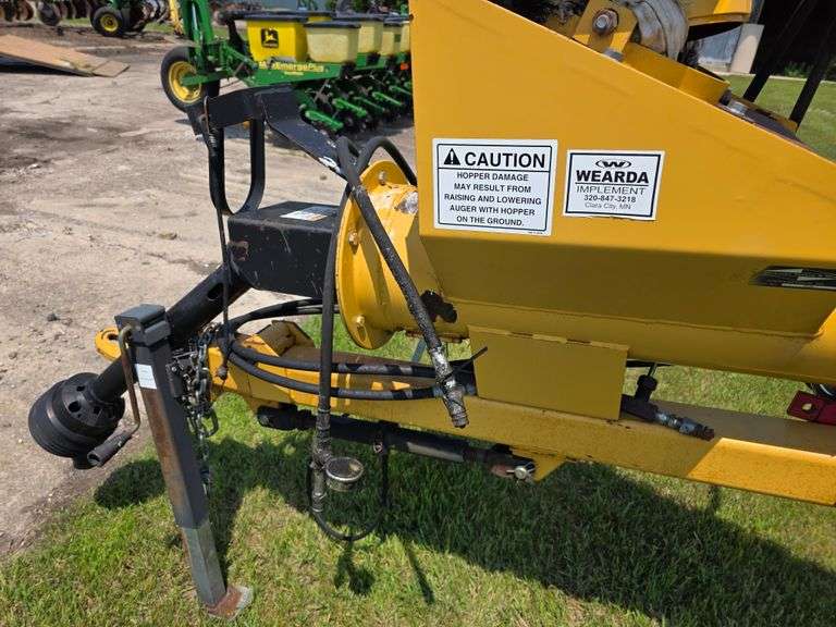 Sheyenne Westgo 10" x Approx 66' Auger, Hydraulic Lift, Single Auger Swing Hopper, Hydraulic Auger J