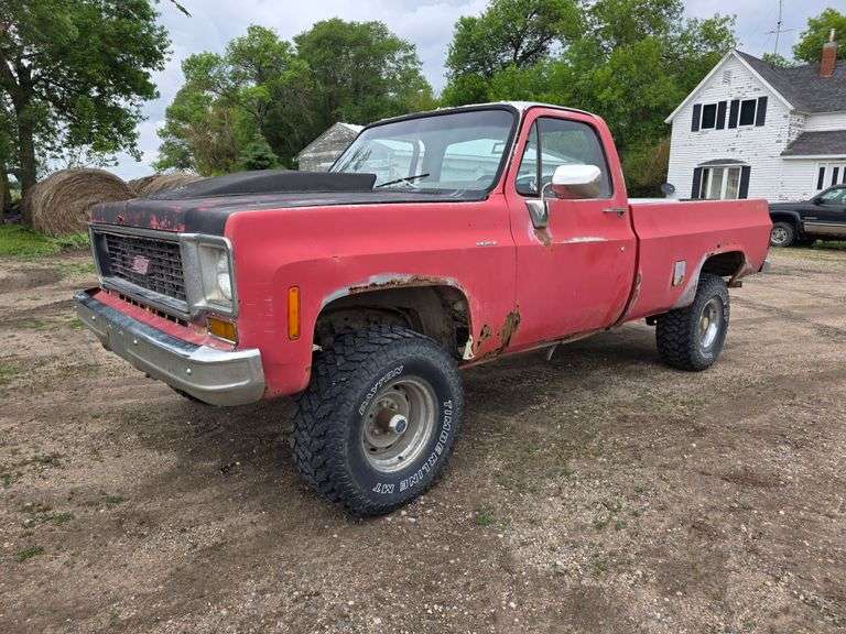 1974 Chevrolet Single Cab, Muncie 4 Speed Transmission, 305 Chevrolet Engine, 33x12.50R15 Tires, VIN