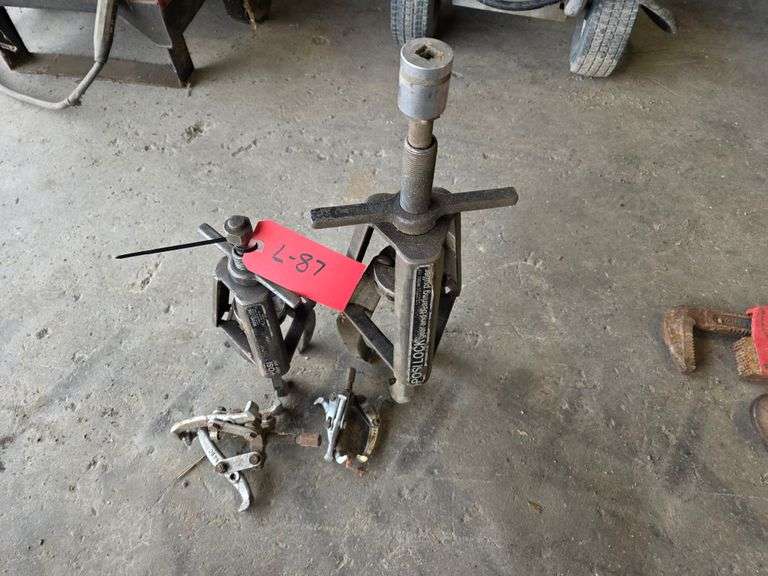 Gear and Bearing Pullers, Model 110, 106 and 2 Misc