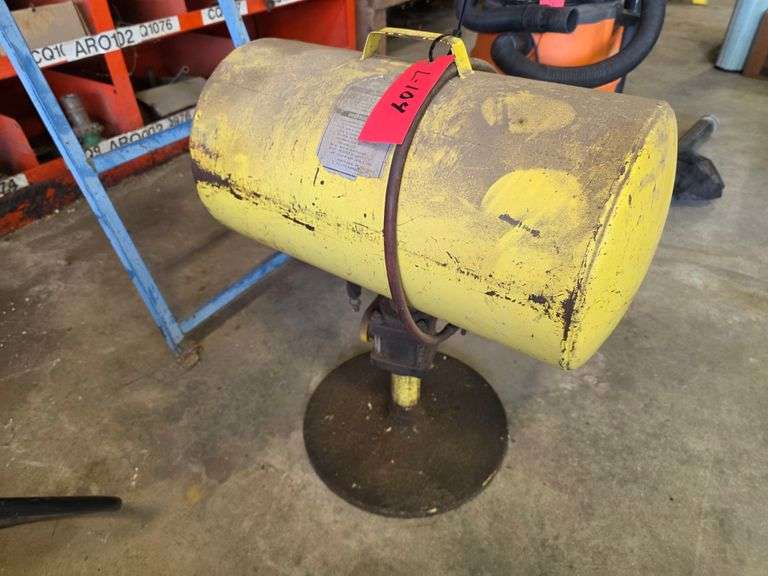 Portable Air Tank Used for Cleaning Air Filters