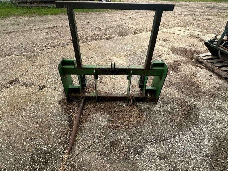 Bale Spear off a John Deere 720 Loader, Quick Attach