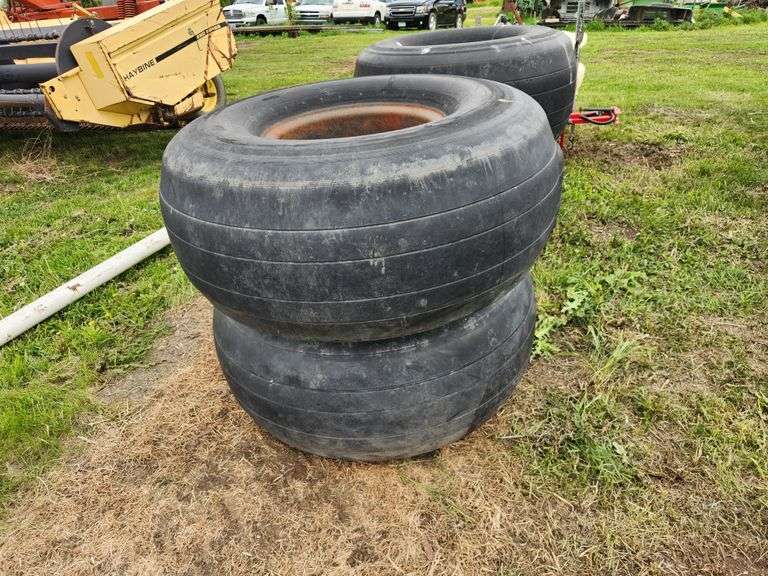 (4) 50x21.0-20 Floatation Tires on 10 Bolt Rims, Air Plane Tires, 30PR