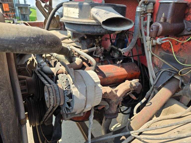 1970 Chevrolet C50 Single Axle Grain Truck, V8 Engine, 4+2 Transmission, 8.25 x 20 Front and Rear Ti