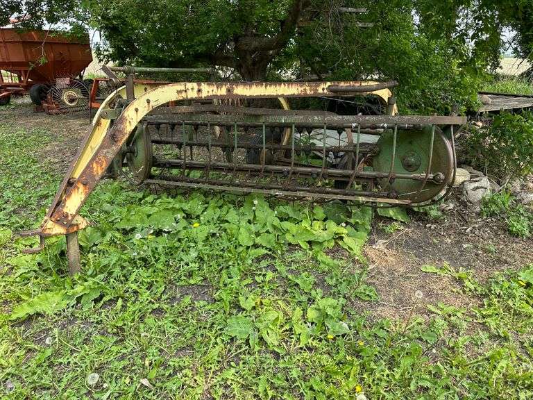 John Deere 894 - 4 Bar Side Delivery Rake, SN: 40057