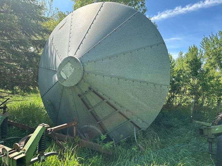 Cone Style Holding Bin That Holds 1800 Bushels, Buyer is Responsible for Their Own Loading, Approx 1