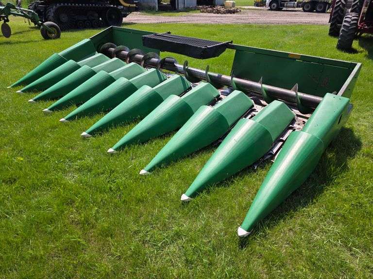 John Deere 9 Row 22” Corn Head with GVL Poly Snouts, Ear Saver, SN: 416939