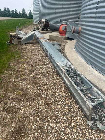 Used 28' 2800 Bu/Hr Drag Conveyor, With 10Hp 3 Phase Motor