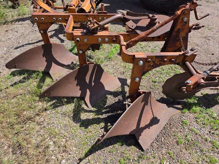 Allis Chalmers 3/16 Plow