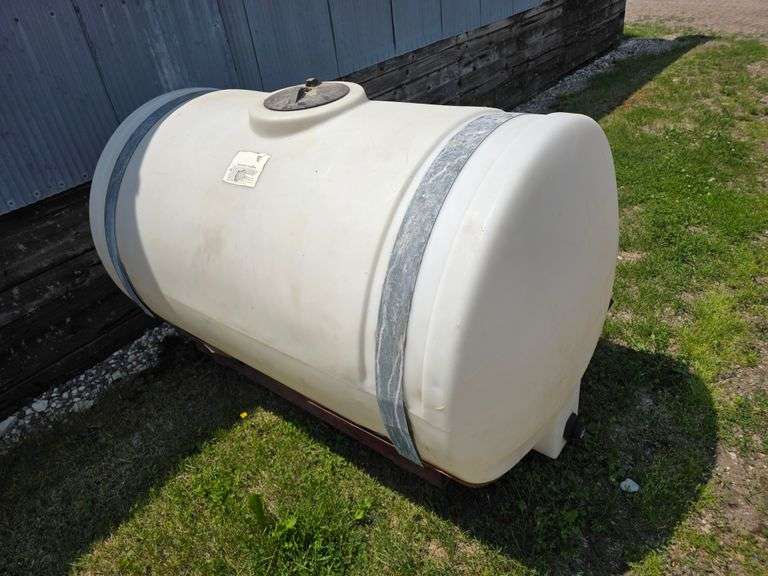 300 Gallon Poly Sprayer Tank with Saddle