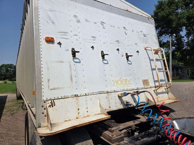 1979 Hobbs 42’ Hopper Bottom, 62” Sides, Ag Hoppers, Roll Tarp, 11R22.5 Tires, VIN: BLV973502