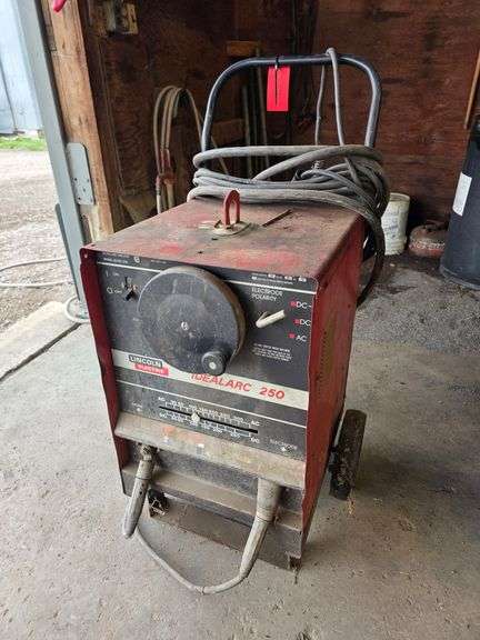 Lincoln Idealarc 250 Electric Welder, 220 Hookup with Cart, AC/DC