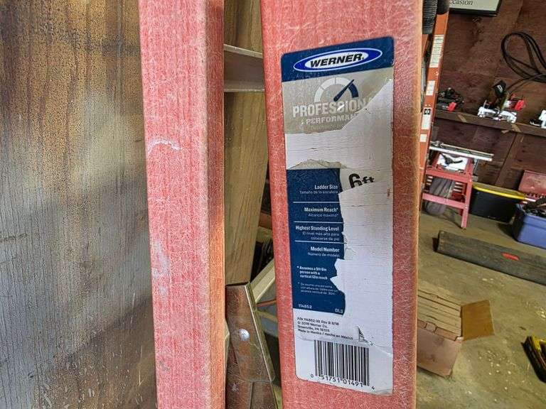 Werner Fiberglass 6’ Step Ladder