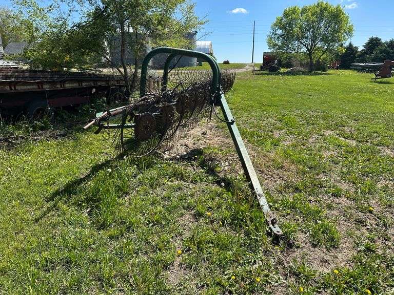 12 Wheel in Line Rake, New Tires, Adjustable Width