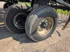 Case IH 48’ Tiger Mate II Tri Fold Digger, 7.60-15 Front Tires, 9.5-15 Tires on Wings and 11L-15 Tir