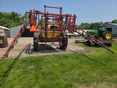 Hardi Navigator 1000 Sprayer, 100’ Boom, 1000 Gallon Poly Tank, 13.6x38 Tires with Duals, Hydraulic