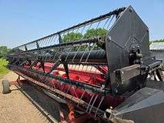 IH Model 1020 Bean Head, 25’ Wide, Bolt on Sections, Comes with 4 Wheel Header Trailer, 9.5L-14 Tire