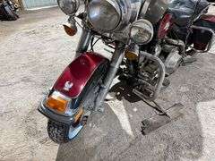 1983 Harley Davidson Electra Glide Motorcycle, 17,129 Miles, Needs Battery, Clutch is Stuck, Will Ne
