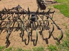 13’ John Deere Chisel Plow