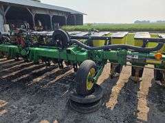 John Deere 1710 – 18 Row 22” Max Emerge Plus Vacu Meter Planter, Insecticide Boxes, Markers, Corn E-
