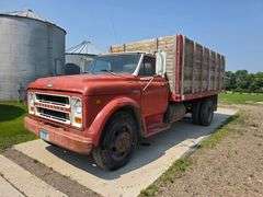 1970 Chevrolet C50 Single Axle Grain Truck, V8 Engine, 4+2 Transmission, 8.25 x 20 Front and Rear Ti