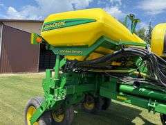 2014 John Deere 1770NT Planter, *Has 2021 Exact Emerge Update*, Hydraulic Downforce, 500 Gallon Liqu