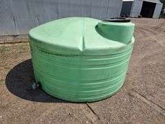 1250 Gallon Poly Tank with 2” Discharge, Shows a Slight Crack Above 800 Gallons