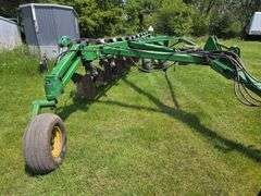 John Deere 3710 – 10 Bottom Onland Plow, Auto Reset with Coulters, Adjustable from 16” – 20” Widths,