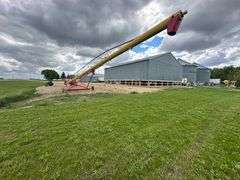 Westfield 13” x 91’ Auger, Right Angle Drive, 540 PTO, Hydraulic Lift, Hopper Walker with 2 Remotes,
