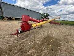 Westfield 13” x 91’ Auger, Right Angle Drive, 540 PTO, Hydraulic Lift, Hopper Walker with 2 Remotes,