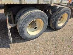 1988 International Day Cab Semi, 953,035 Miles, 9 Speed Eaton Transmission, Muncie 1 Line High Flow