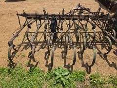 13’ John Deere Chisel Plow