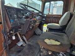 1988 International Day Cab Semi, 953,035 Miles, 9 Speed Eaton Transmission, Muncie 1 Line High Flow