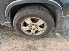 2008 GMC Acadia, 190K Miles, Runs but needs power steering pump and battery, Selling AS IS, VIN:1GKE